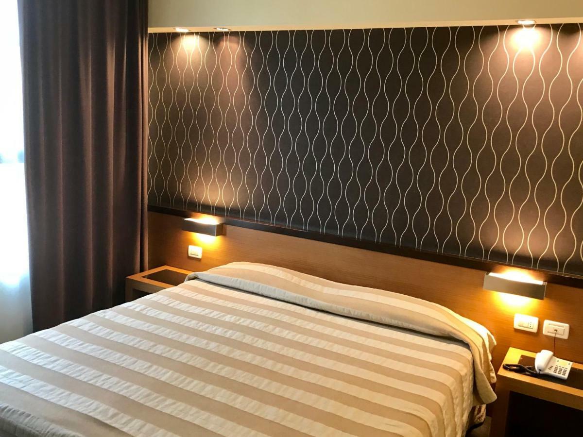 Hc3 Hotel Bologne Extérieur photo